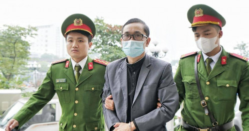 Ông Nguyễn Thanh Long từ chối trả lời 'cách đúng luật' đưa kit test Việt Á vào sử dụng