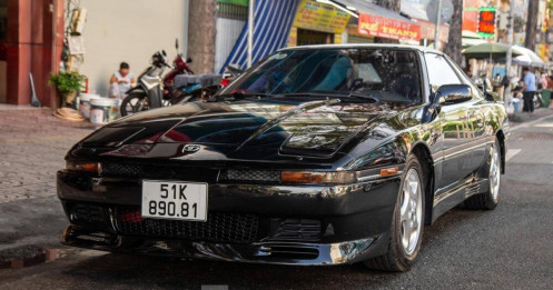 Mẫu xe hiếm Toyota Supra Mk III xuất hiện ở Sài Gòn