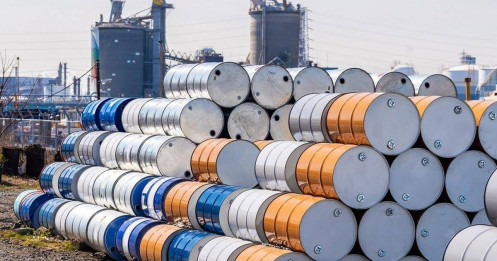 Từ báo cáo cung cầu của OPEC và IEA, cán cân cung cầu dầu thô thế giới sẽ như thế nào trong năm 2024?