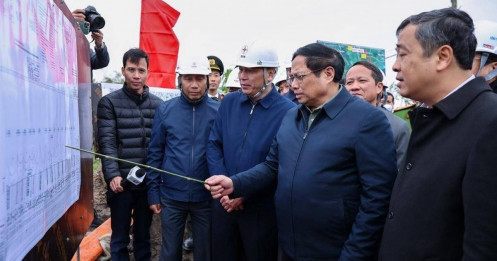 Thủ tướng Chính phủ kiểm tra tiến độ dự án đường dây 500 KV