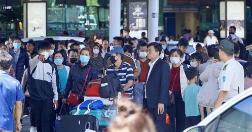 Sân bay Tân Sơn Nhất đón lượng khách kỷ lục dịp Tết