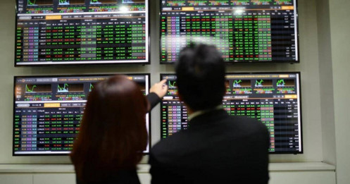 Cổ phiếu 'họ' Vingroup nổi sóng, VN-Index tăng 'tưng bừng' ngày vía Thần Tài