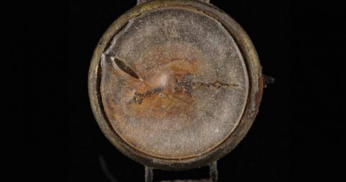 Chiếc đồng hồ tìm thấy sau vụ ném bom nguyên tử ở Hiroshima có giá 31.000 USD