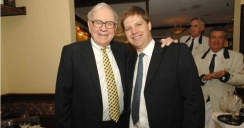 Người đàn ông từng bỏ ra hơn 5 triệu USD để ăn trưa với Warren Buffett giờ ra sao? Từ kẻ vô danh đến "phó tướng" quản lý hàng tỷ USD của Berkshire