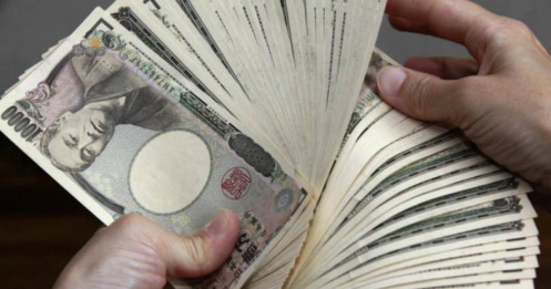 Nhật Bản thông qua dự thảo ngân sách “khủng” để vực dậy nền kinh tế