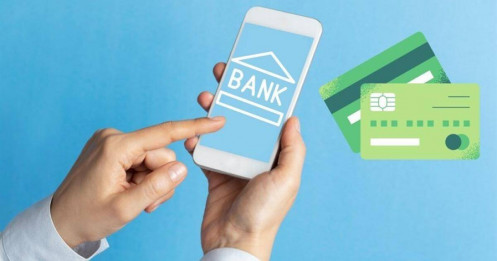 Thấy gì từ động thái tăng phí SMS Banking của các ngân hàng?