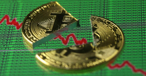 Bitcoin rớt giá mạnh sau khi vượt 69.000 USD