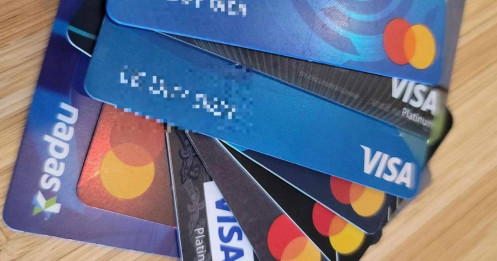 Bàn về cách Eximbank tính lãi 8,8 tỷ đồng, có nên dùng thẻ tín dụng?