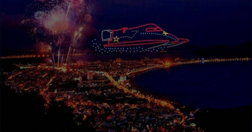 500 drone vẽ ánh sáng trên bầu trời đêm ở Quy Nhơn vào 31-3