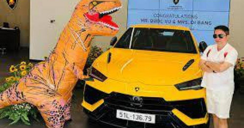 Vợ chồng Đoàn Di Băng tậu Lamborghini Urus Performante giá 16 tỷ, màn nhận xe không thể nào hài hước hơn