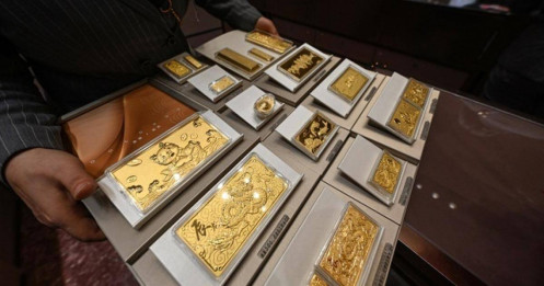 Hơn 70kg vàng ký gửi trong két sắt của chuỗi bán vàng lớn nhất Trung Quốc mất trắng sau 1 đêm, tài sản tiết kiệm cả đời của 42 người “không cánh mà bay”