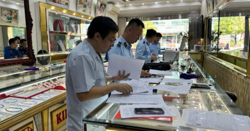 12 cửa hàng vàng ở Quảng Ninh bị xử phạt vì niêm yết giá không rõ ràng