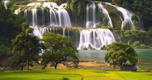 Chiêm ngưỡng con thác lớn nhất Việt Nam đẹp như tranh vẽ