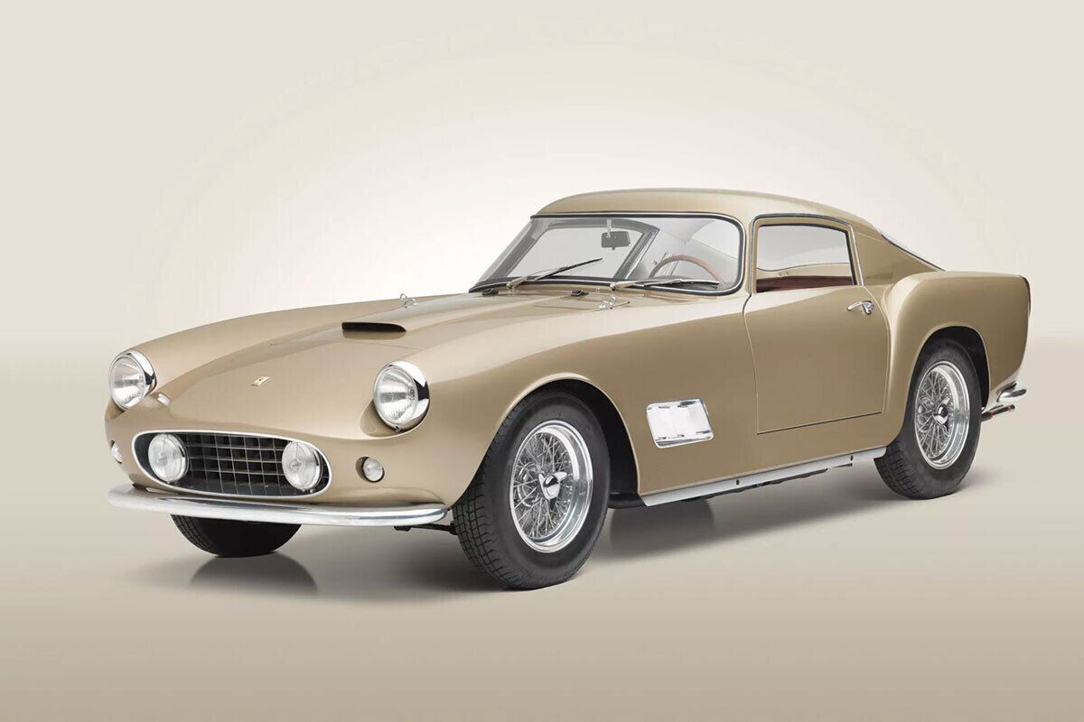 Siêu xe cổ giá 5 triệu USD: Nổi bật Ferrari đời 1967 và Bugatti đời 1937
