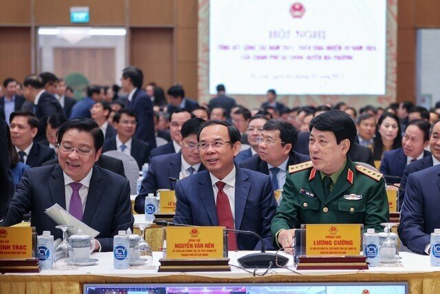 Chính phủ 'xoay chuyển tình thế', kinh tế Việt Nam tiếp tục là điểm sáng