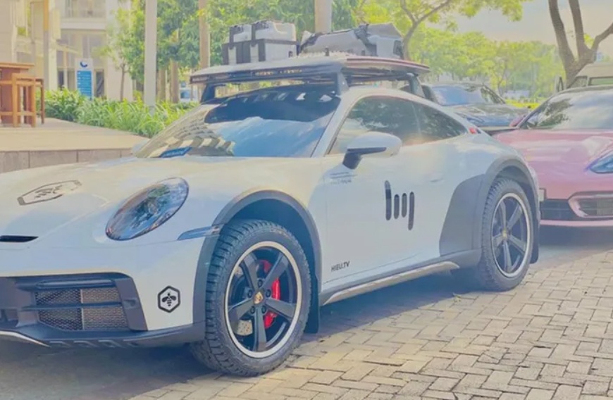Tận thấy Porsche 911 Dakar hơn 15 tỷ của đại gia Việt “phượt” Đà Lạt