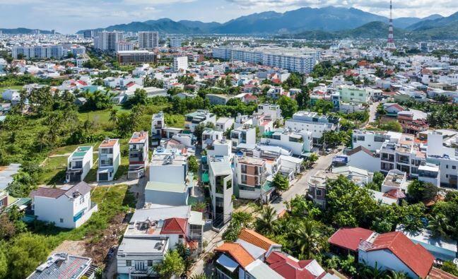 Khám phá ngôi nhà có lối kiến trúc xanh ấn tượng ở Nha Trang