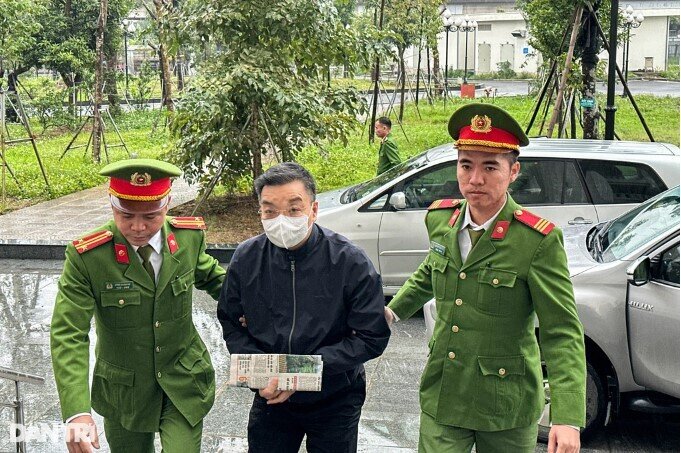 Cựu Bộ trưởng Nguyễn Thanh Long lĩnh án 18 năm tù