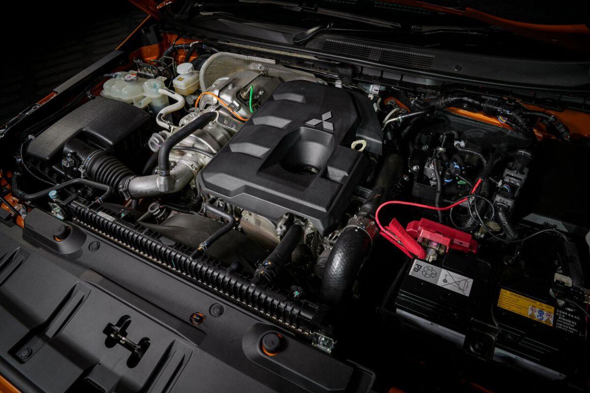 Mitsubishi Triton 2024 đấu Ford Ranger: Kém về sức mạnh, hơn về trang bị