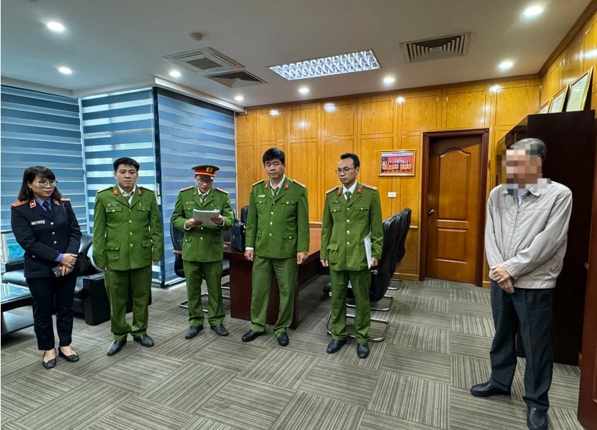 Phó Cục Trưởng Cục Đăng kiểm Việt Nam cùng nhiều người bị bắt