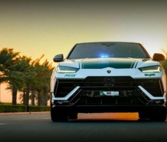 Lamborghini Urus Performanceante - 'quái vật' 650 mã lực của cảnh sát Dubai