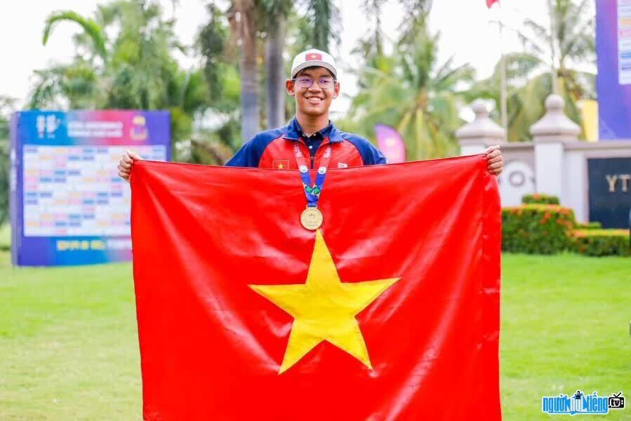 Golfer 15 tuổi Lê Khánh Hưng giành HCV lịch sử cho Việt Nam tại SEA Games 32