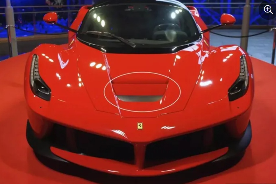 Ferrari LaFerrari triệu đô bị dân chơi Trung Đông vứt xó phủ bụi?