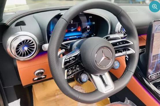 Đánh giá Mercedes-AMG SL43 giá gần 7 tỷ đồng tại Việt Nam