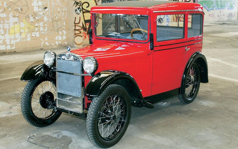 Những mẫu xe đầu tiên của 10 thương hiệu ô tô quen thuộc