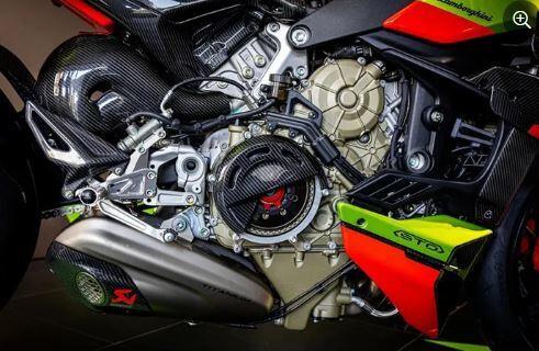 Ducati Streetfighter V4 Lamborghini hơn 2,4 tỷ trúng biển thần tài
