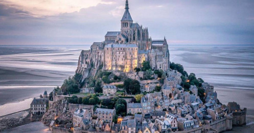 Mont-Saint-Michel - Viên ngọc quý giữa biển khơi