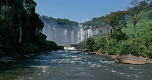 Thác nước linh thiêng ở Angola hút hồn du khách bởi vẻ đẹp tiềm ẩn