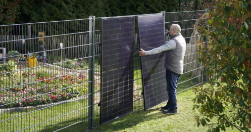 Pin mặt trời Trung Quốc tràn ngập thị trường, một số nơi dùng làm hàng rào