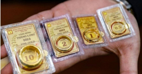 Giá vàng đắt nhất mọi thời đại: 3 yếu tố khiến người dân đổ xô mua vàng