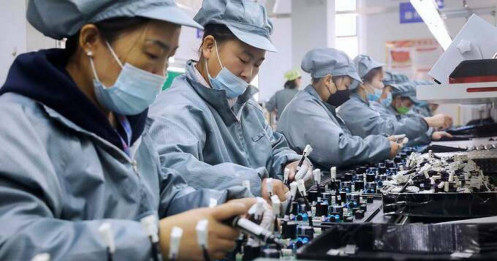 Giá tiêu dùng Trung Quốc trì trệ khi ngành công nghiệp mắc kẹt trong giảm phát