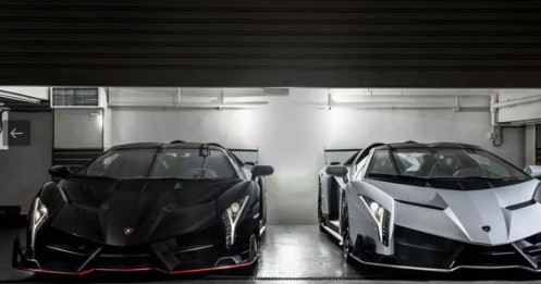 Cặp đôi siêu phẩm Lamborghini Veneno của nhà giàu Hồng Kông, liệu rằng chiếc màu đen là xe mới về showroom của người Việt ở Campuchia?