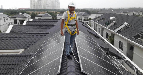Nan giải chuyện mua điện mặt trời mái nhà ‘tự sản, tự tiêu’ 0 đồng?