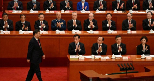 Công chức Trung Quốc 'thắt lưng buộc bụng'