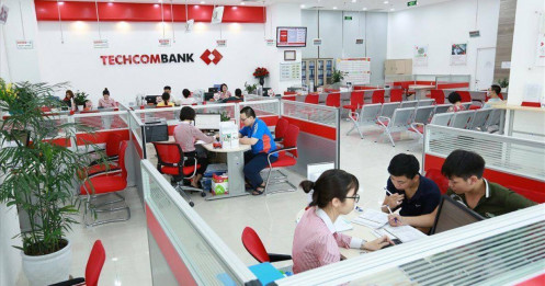 Nóng tuần qua: Techcombank lãi kỉ lục, nhân viên được trả lương bao nhiêu?