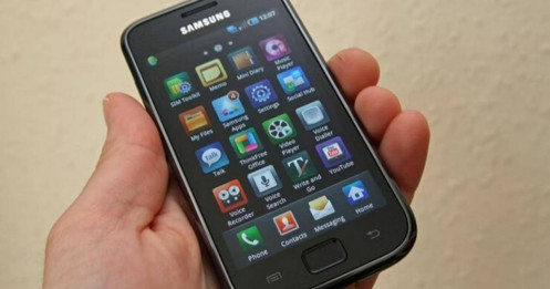 Smartphone Galaxy đầu tiên ra mắt tròn 15 năm tuổi