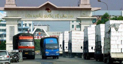 Vì sao nhiều phương tiện vận tải của doanh nghiệp Việt bị lưu giữ tại Trung Quốc?