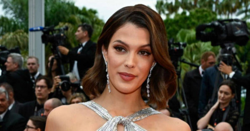 Những Hoa hậu sải bước ở khai mạc Cannes 2024: Ai ăn diện đỉnh nhất?