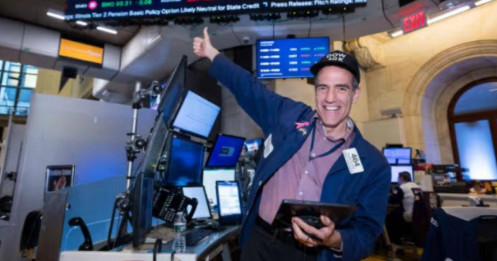 Dow Jones lần đầu tiên chạm đỉnh 40.000 điểm: Cổ phiếu nào tác động mạnh nhất đến đà tăng?
