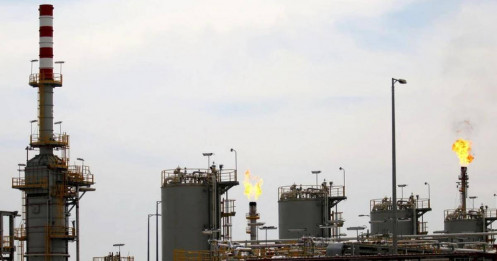 Giá dầu châu Á tiếp tục tăng sau thông tin "nóng" từ Iran