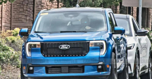 Đàn em Ford Ranger lộ bản mới ‘trần trụi’ trên đường: Logo mới, đầu xe khác biệt, mâm như Maybach