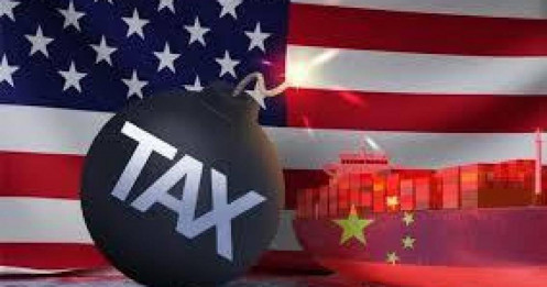 Mỹ đánh thuế, hàng Trung Quốc vẫn chảy vào qua cửa ngõ sát sườn, chuyên gia nói như "bóp quả bóng bay"