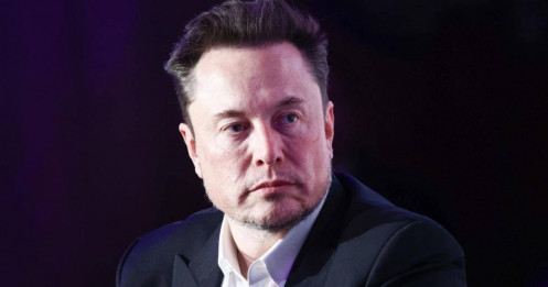 Cổ đông Tesla kiện Elon Musk