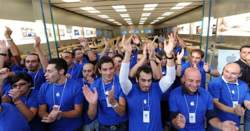Apple bị tố cáo trả lương thấp cho hơn 12.000 nhân viên nữ