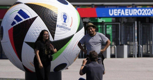 Nóng tuần qua: Bất ngờ quốc gia mua tới 1/4 tổng số vé xem EURO 2024 bán ra