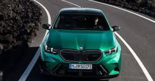 BMW M5 2025 lộ giá bán 119.500 USD, mạnh tới 717 mã lực